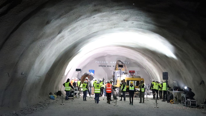 Historischer Augenblick: Durchbruch der zweiten Tunnelröhre