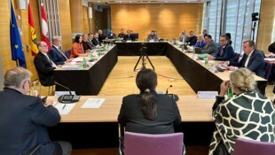 Mittwoch und Donnerstag nahm der U-Ausschuss mit den ersten Befragungen von Auskunftspersonen ...