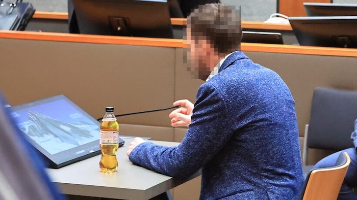 The defendant shortly before the start of the trial