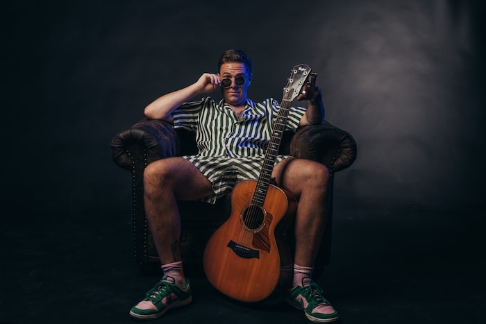 Oimara spielt mit Bande am Winter-Woodstock