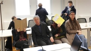 Vier der sieben Angeklagten – für 40 weitere folgt noch ein Prozess.