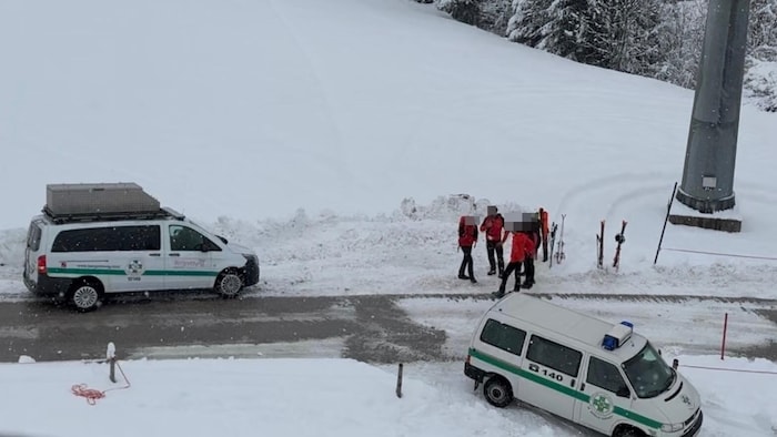 Die Einsatzkräfte in Alpbach mussten einen Wintersportler reanimieren.