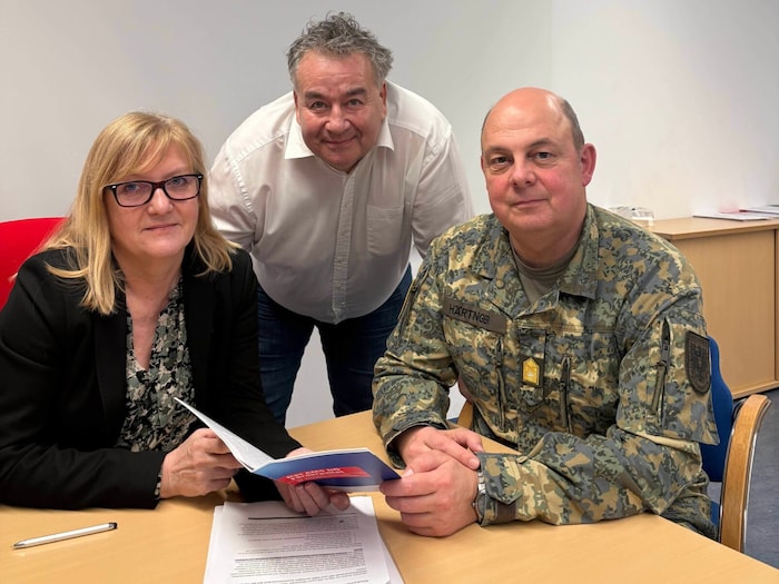 Heer und AMS kooperieren in NÖ: Kern, Kirschenhofer und Härtinger (v. li.)