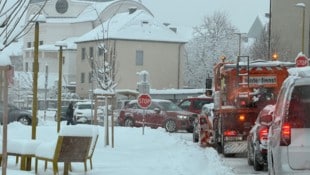 Räumfahrzeuge konnten nicht alle Staus verhindern.