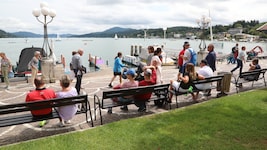 Blick auf die Veldener Promenade: Ein bekanntes Seelokal wurde von einem Stammgast geklagt.