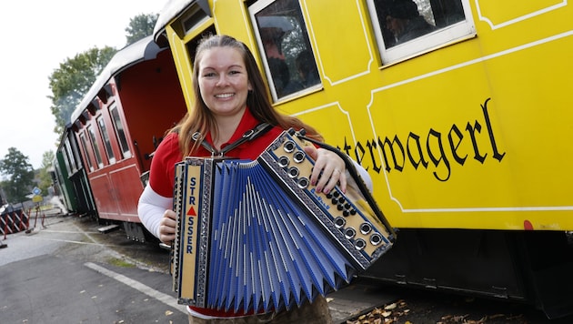 Das Höllerhansllied darf nicht fehlen: Am Samstag, 2. Mai, dampft die Lokalbahn wieder los.