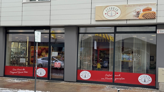 Die betroffene Filiale in der Krankenhausstraße.