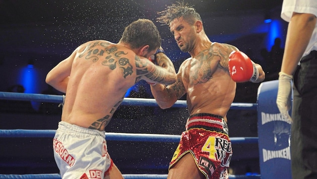 Fadi Merza (re.) kämpft am 2. Mai in Wien.