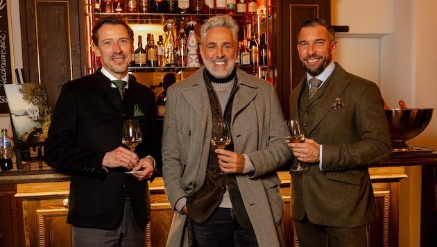 V.l.n.r.: Hoteldirektor Wolfgang Putz, Starkoch Roland Trettl und Habsburg-Chef Michael ...