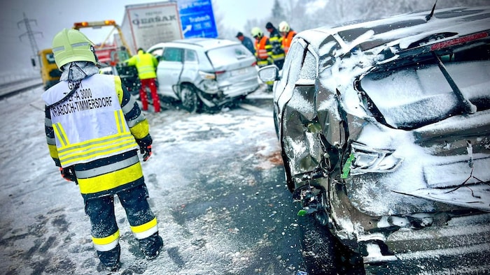 Karambolage zwischen fünf Fahrzeugen am Freitag auf der A9