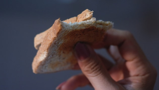 Ein simpler Toast wurde für Influencerin „Carmushka“ beinahe zur Todesfalle.