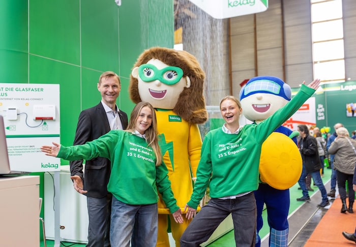 Kelag-Team mit Maskottchen