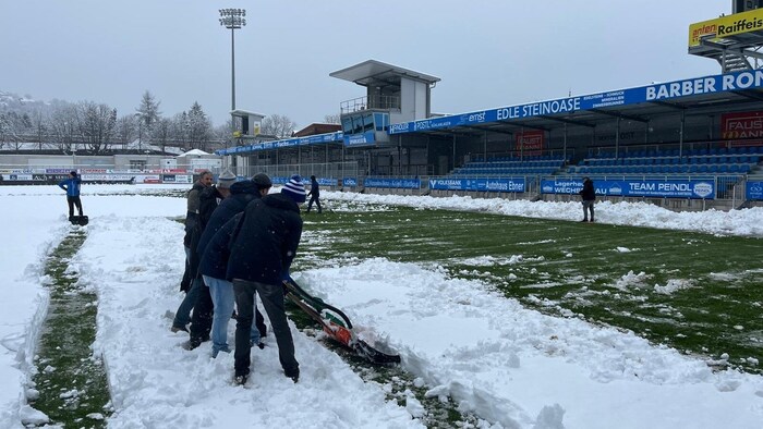 Schweißtreibende Arbeit für die TSV-Funktionäre und viele Helfer.