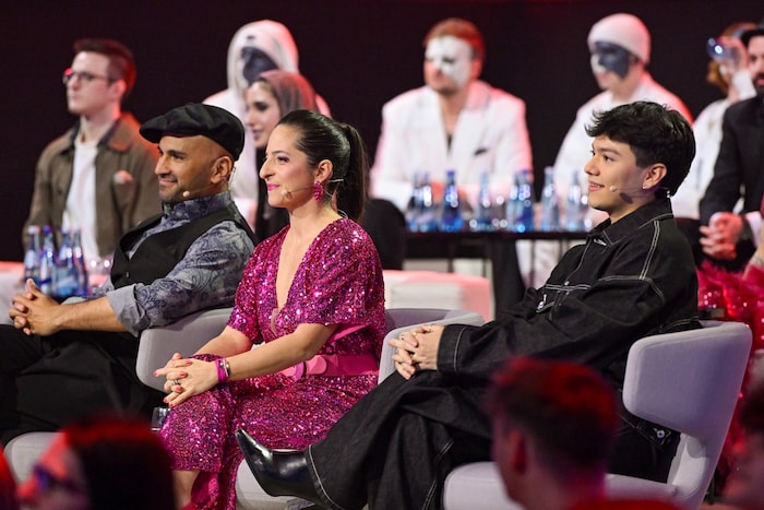 Im Bild: Eric Papilaya, Caroline Athanasiadis, JJ