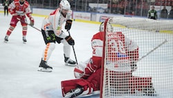 Die 99ers fanden lange in Bozen-Schlussmann Sam Harvey ihren Meister.