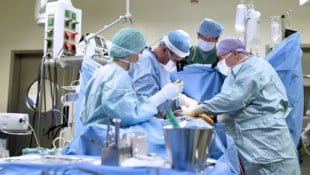 Der kleine Domenico (2), der mit Herzfehler zur Welt kam, ist nun aufgrund „plötzlicher ...