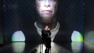 Felix Römer liebt menschliche Abgründe: Er gastiert im Phönix mit „Das Kalkwerk“, Philipp Preuss ...