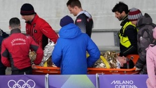 Pilot Jakob Mandlbauer wurde mittlerweile ins Krankenhaus gebracht. 