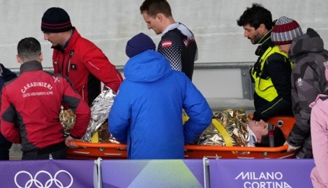 Pilot Jakob Mandlbauer wurde mittlerweile ins Krankenhaus gebracht. 