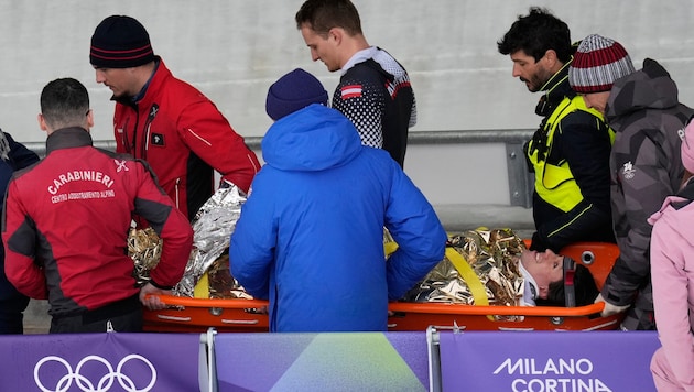 Pilot Jakob Mandlbauer wurde mittlerweile ins Krankenhaus gebracht.
