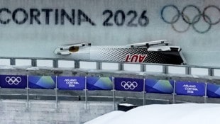 Bei 115 km/h kippte der Viererbob von Pilot Jakob Mandlbauer um.