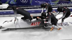 Der einzige noch im Bewerb verbliebene österreichische Viererbob – mit Markus Treichl, Markus ...