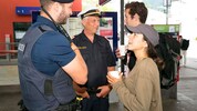 Wie läuft‘s so im Job? Das könnte man die Polizisten beim Kaffee fragen. 