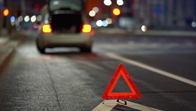 Der 25-Jährige konnte nicht mehr abbremsen, er rammte das Fahrzeug der Frau (Symbolbild).