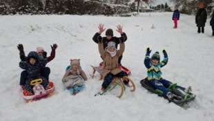 Auch am kleinen Hügel in St. Martin gab es Spaß und Bewegung im Schnee.
