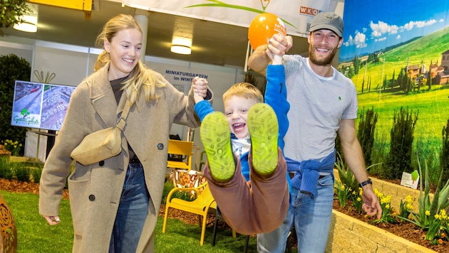 Die „Miniatur- Gartenwelt im Winter“ findet Familie Jordan zum jubeln