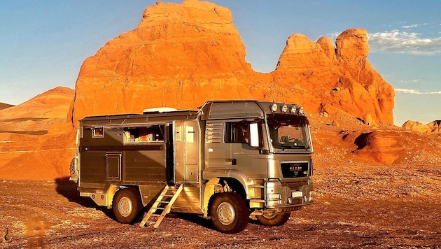 Mit ihrem Lkw „Burli“ kommt das Paar an Orte, die man sonst nicht sieht.