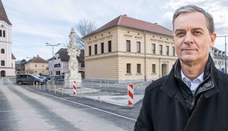 Der Neudauer Bürgermeister Wolfgang Dolesch ließ im gesamten Gemeindegebiet den Streusplitt ...