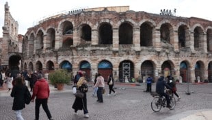 In der Arena di Verona wird heute das olympische Feuer gelöscht.