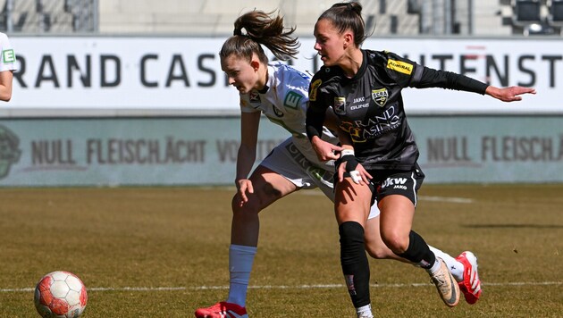 Gina Ebels (r.) und ihre Teamkolleginnen starten heute beim LASK ins Bundesliga-Frühjahr.