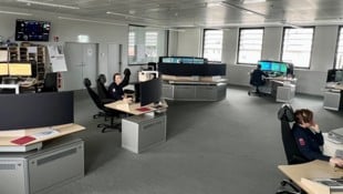 Klaus Loibnegger Das Hauptquartier der Landesleitzentrale in Klagenfurt. Im Schnitt gehen hier alle zwei Minuten ...