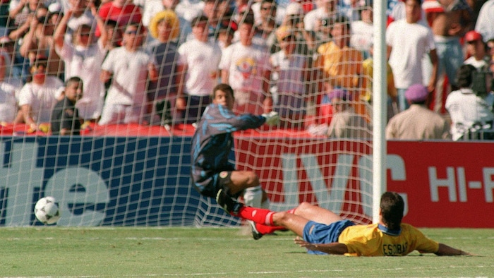 Dieses Eigentor kostete Escobar 1994 das Leben.