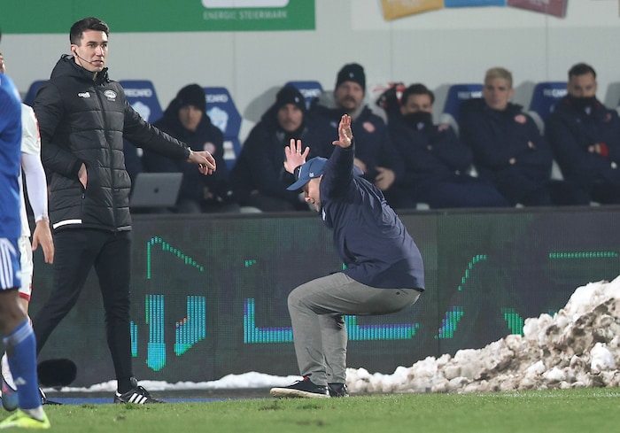 Der GAK rutschte – wie hier Trainer Ferdinand Feldhofer – aus.