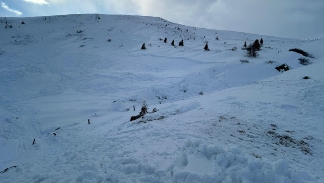 Hier im freien Skiraum ging das etwa 200 mal 200 Meter große Schneebrett ab.