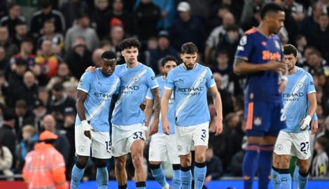 Nico O‘Reilly (2.v.l.) war der Matchwinner für City.