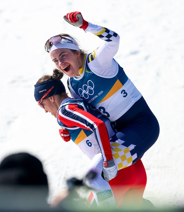 Heidi Weng (l.) und Ebba Andersson (r.)
