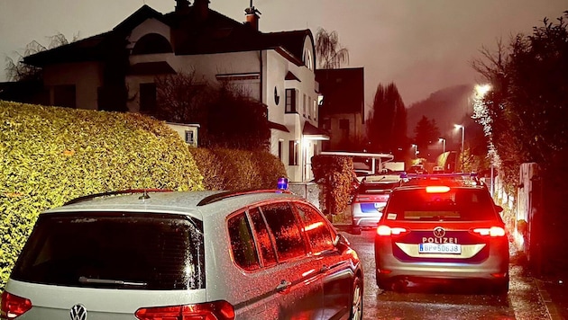 Polizei-Einsatz nach dem Raubüberfall im Salzburger Stadtteil Aigen.