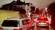 Polizei-Einsatz nach dem Raubüberfall im Salzburger Stadtteil Aigen.