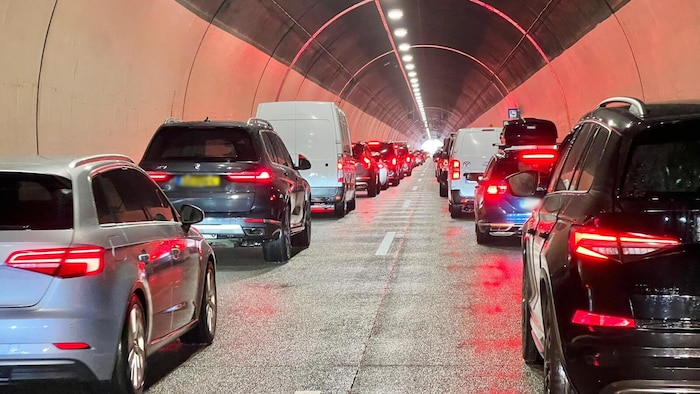 Eine Ampel könnte Pfarrwerfen bei Stau enorm helfen.