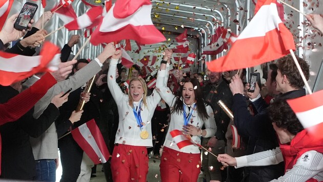 Ariane Rädler (l.) und Kathi Huber holten in der Teamkombi Gold.