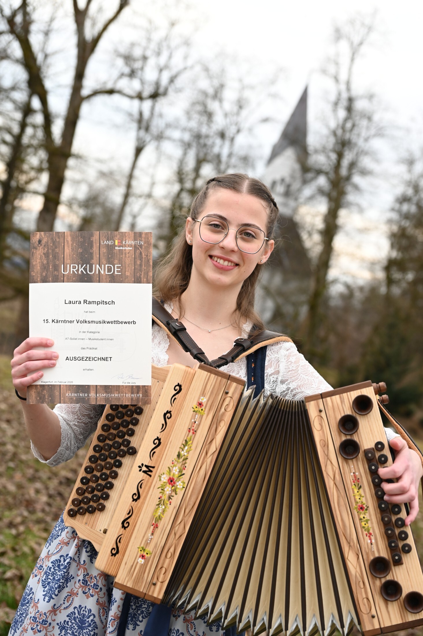 Die dreifache Staatsmeisterin Laura Rampitsch holte Gold ab.