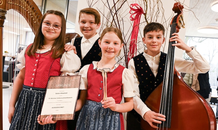 Das „Saiten-Kleeblatt“ brachte die Vermählungspolka Franzé mit.