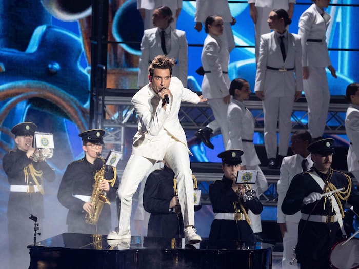 Mika ist für seine vier bis fünf Oktaven umfassende Stimme bekannt.