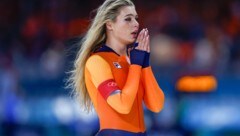 „Die Freundin von Jake Paul“ freut sich über eine Gold-Medaille im 1000-Meter-Eisschnelllauf.