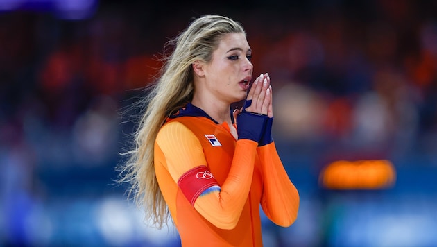 „Die Freundin von Jake Paul“ freut sich über eine Gold-Medaille im 1000-Meter-Eisschnelllauf.