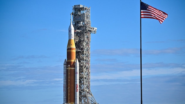 Die „Artemis 2“-Rakete des Space Launch Systems der NASA und das Raumschiff Orion.